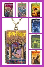 Harry Potter Serie de Libros Cubierta Ilustrada Edición EE. UU. Colgante Collar Bolsa de Regalo Gratis
