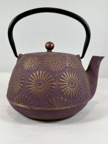 Hani Cast Iron Stovetop Teapot Purple & Gold 40 ounces - Picture 3 of 6