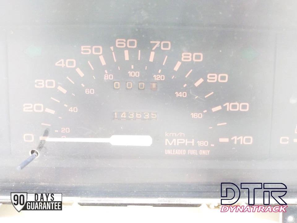 Mazda B2000 1986 143K Instrument Gauge Cluster 257300-5293 - Изображение 3 из 4