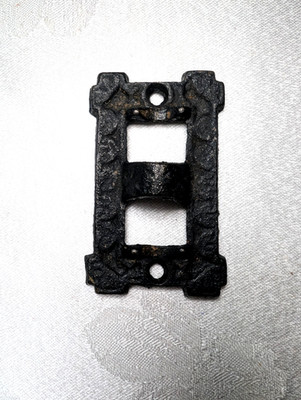 ANTIQUE CAST IRON WALL OIL LAMP MOUNTING BRACKET