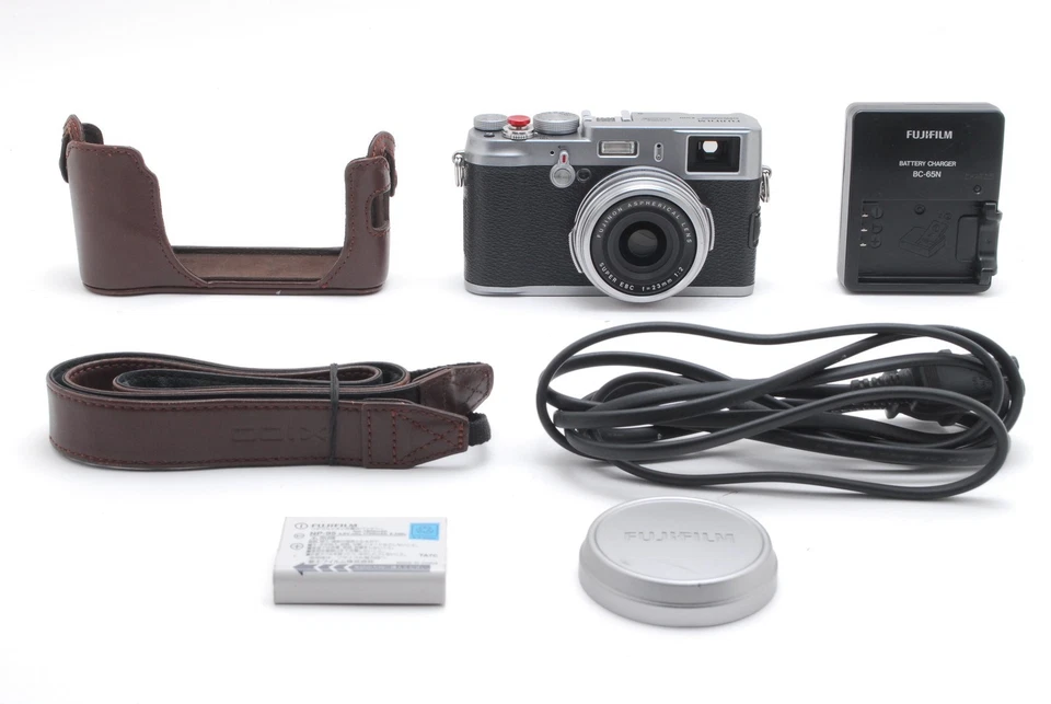 [EXC+6 w/charger] Fujifilm FinePix X100 12.3MP Digital Camera Silver From JAPAN - Image 2 of 4