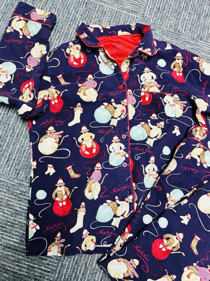 Conjunto de pijama de franela para mujer Nick & Nora grandes bolas de hilo púrpura calcetín monos Foto 2 de 4