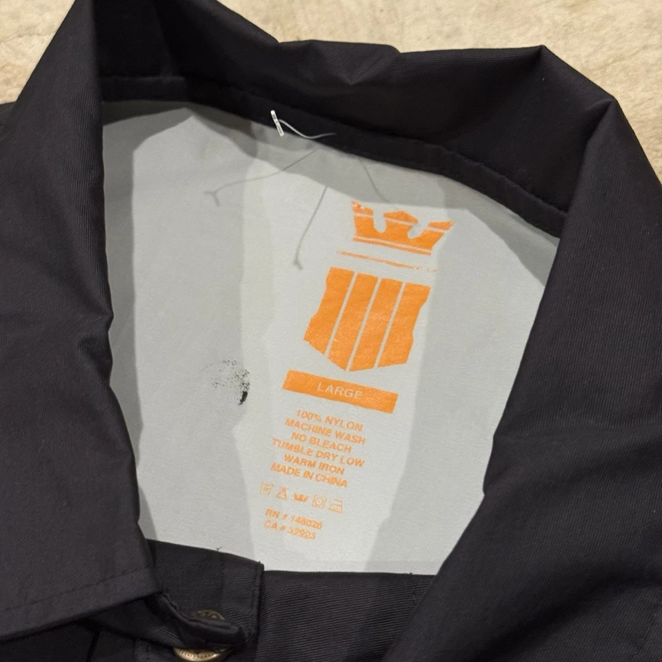 Jaqueta masculina preta nova com etiquetas Supra x Call Of Duty preta Opps Snap corta-vento Coaches G - Imagem 3 de 4