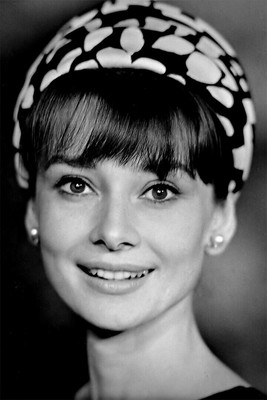 618290 Hepburn Audrey Fashion Model Wall Print Poster