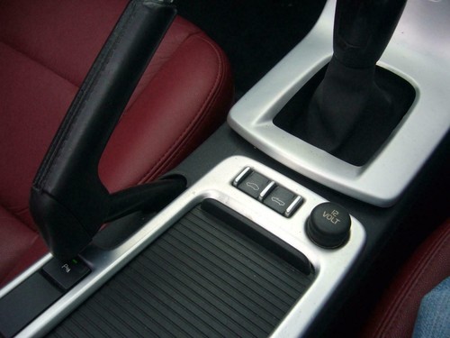 2011 VOLVO C70 D4 177 BHP SE LUX CONVERTABLE, VOLVO HISTORY - Picture 10 of 13