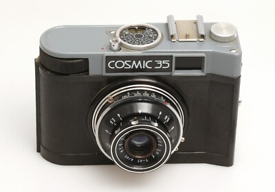 LOMO Cosmic 35 Kleinbildkamera mit Lomo 4/40 mm Objektiv
