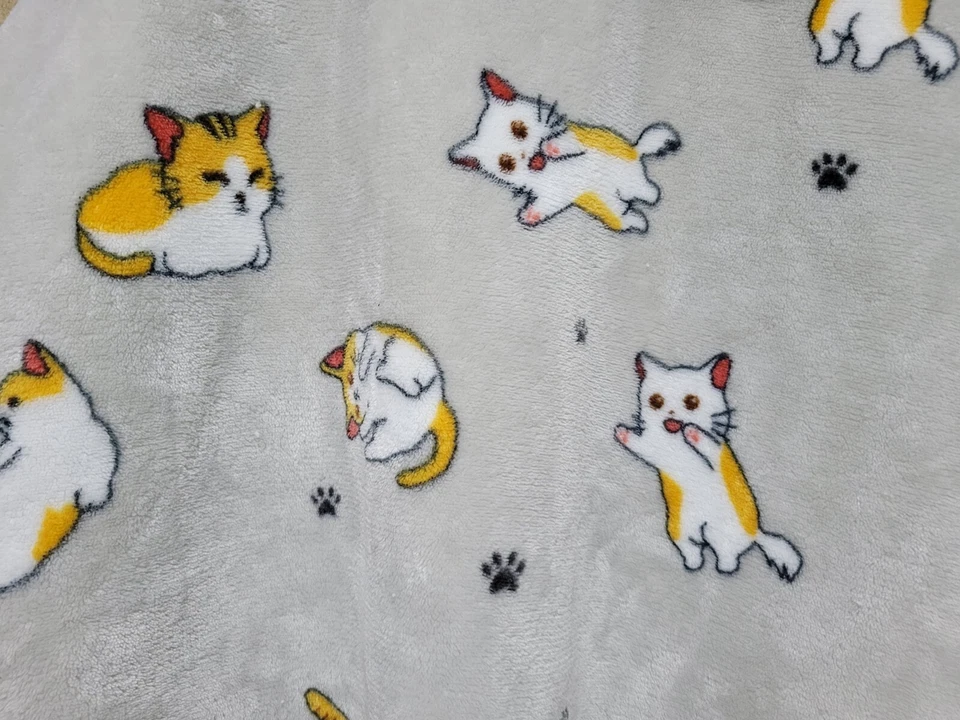 Manta/albornoz portátil con capucha de gran tamaño para gatos/gatitos con bolsillo-tres caniches Foto 4 de 4