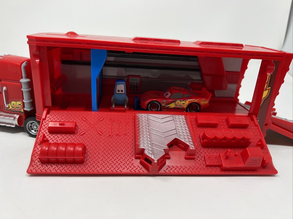 2016 Mattel Disney Pixar Cars Mack Hauler Lightning McQueen Truck