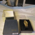 VINTAGE MEN'S SEIKO QUARTZ WATCH WITH BOX W/PAPERS NOT RUNNING FOR REPAIR
