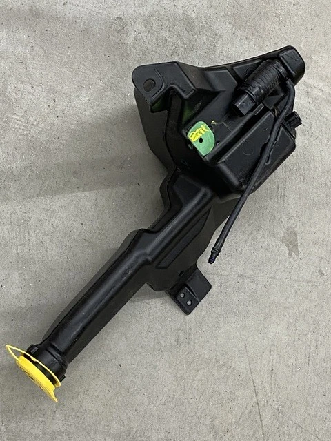 68230052AB OEM 2014-18 DODGE RAM 6,7 L diésel depósito de lavadora de parabrisas Foto 3 de 4