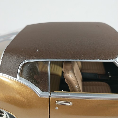 Road Signature 1971 Buick Riviera GS (Damaged) - Picture 14 of 21