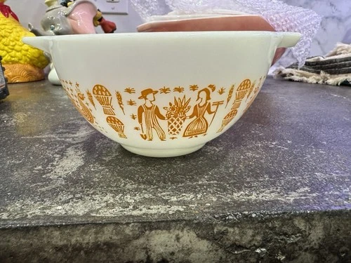 RARE PYREX ORANGE/PUMPKIN AMISH BUTTERPRINT CINDERELLA MIXING BOWL  441
