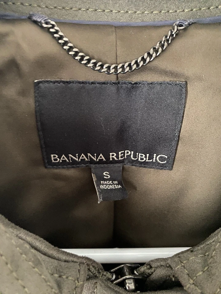 Chaqueta de Moto BANANA REPUBLIC Verde Oliva Vegana Elastizada Gamuza Cremallera Completa Pequeña Foto 3 de 4