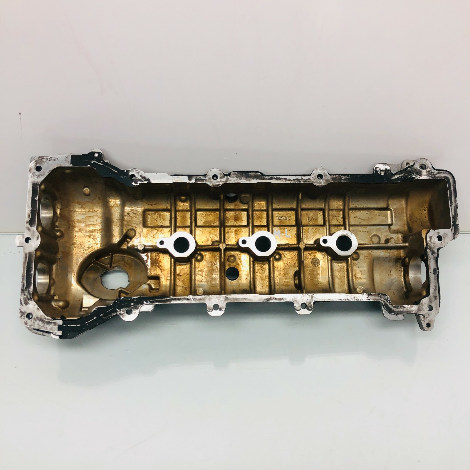2014 - 2019 Maserati Ghibli Driver Left Engine Cylinder Head Valve Cover OEM