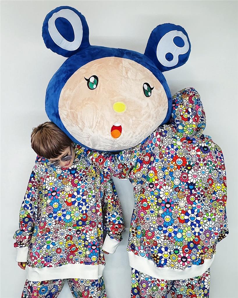 Takashi Murakami kaikai kiki Multi-Color Flowers Sweat