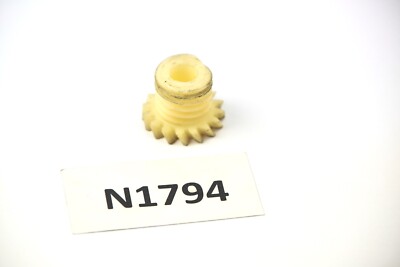 Yamaha DT 175 MX 2K4 Bj 1980 - gear pinion oil pump N1794
