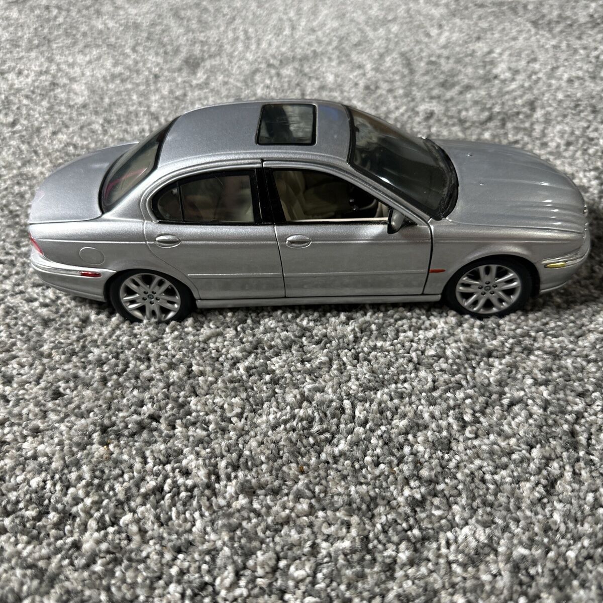 Maisto Special Edition Jaguar X-type Diecast Black 1 18 for Maisto Special Edition Jaguar X-type Diecast Black 1 18 for