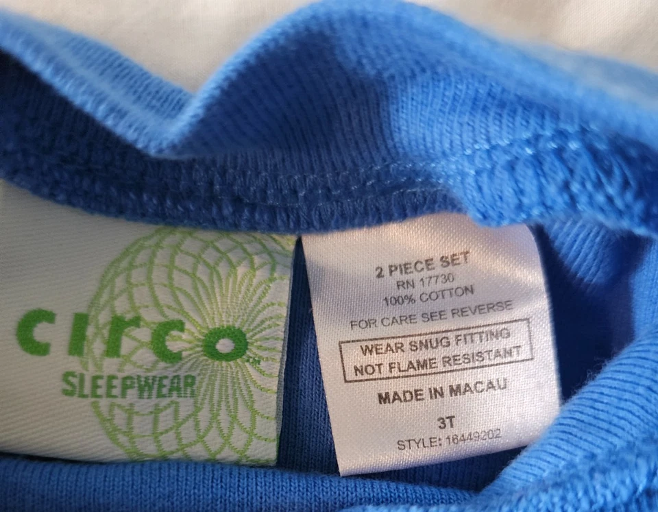 Conjunto de pijama Circo de dos piezas para niño / talla 3T EE. UU. / ropa para niño / ropa de dormir Foto 3 de 4