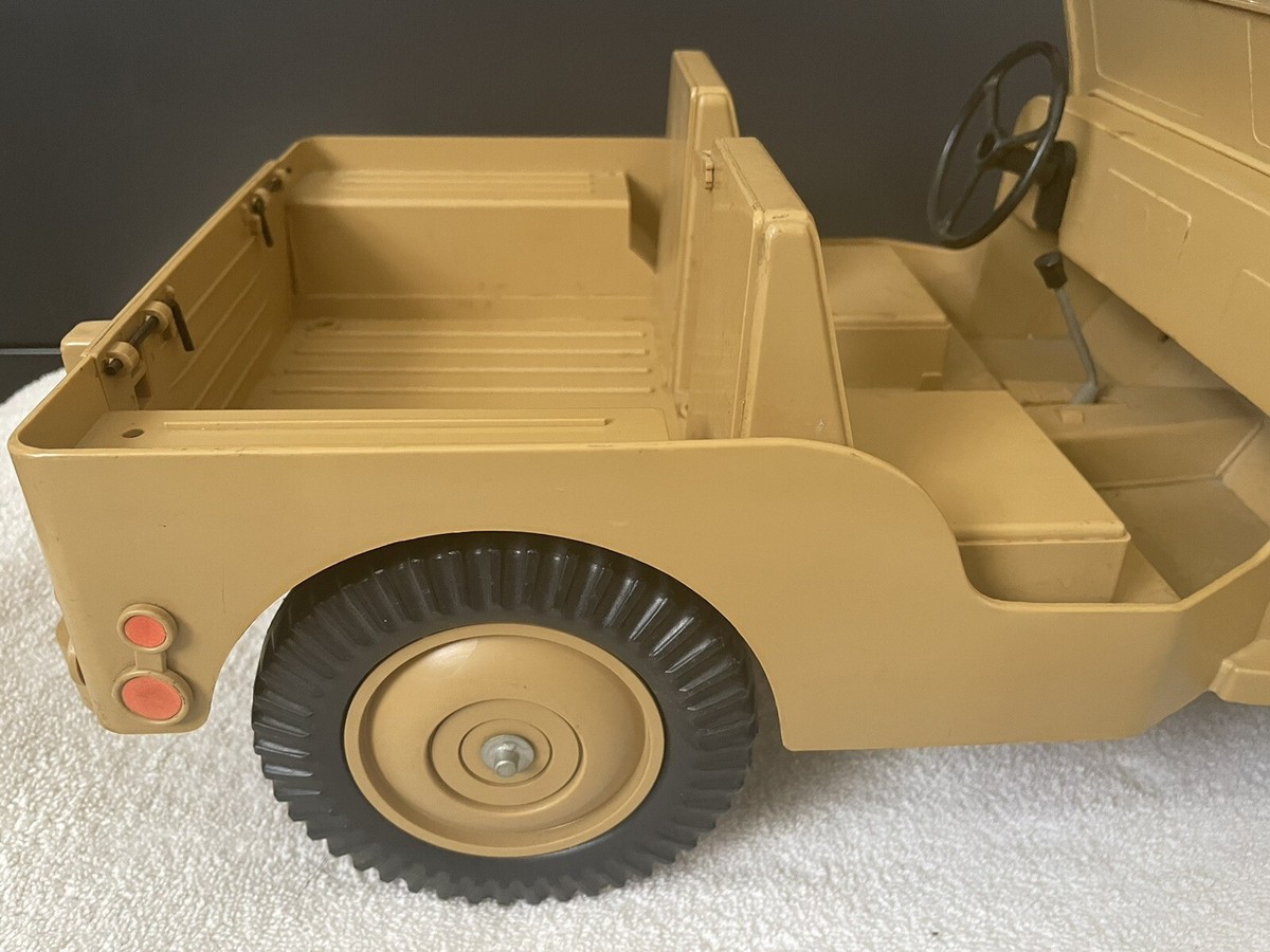VINTAGE GI JOE ADVENTURE TEAM TAN DESERT PATROL JEEP HASBRO VINTAGE GI JOE ADVENTURE TEAM TAN DESERT PATROL JEEP HASBRO