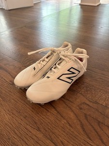 NewBalance Women’s Lacrosse Cleats White Size 8.5 US (perfect condition)