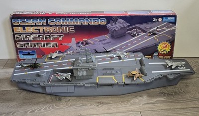 Redbox Ocean Commando elektronischer Flugzeugträger mit 6 Druckguss Jagdflugzeugen