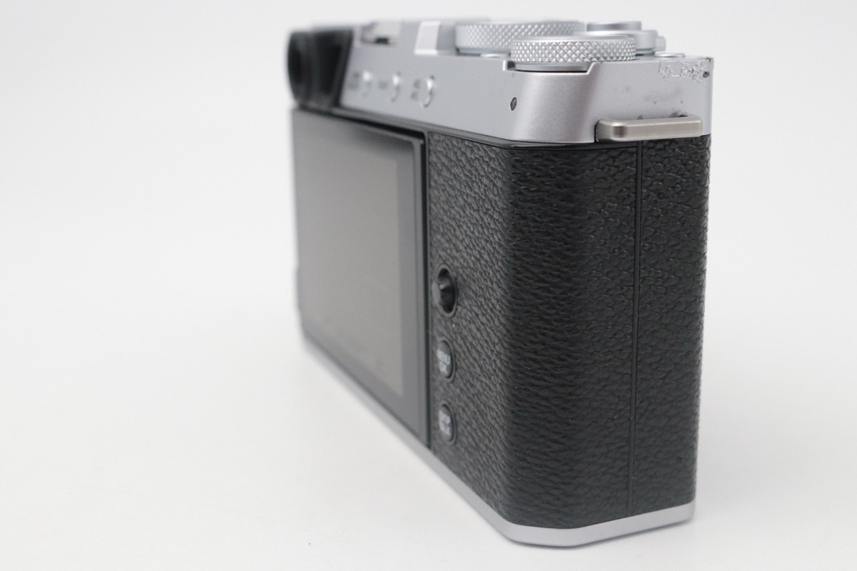 Fujifilm X-E4 Mirrorless Camera Silver XC15-45mm Lens Kit [SC:47