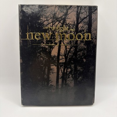 The Twilight Saga New Moon Two-Disc DVD Gift Set with New Necklace