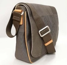 Authenticated Product Petit Message Louis Vuitton (Damier Jeune) Shoulder Bag La