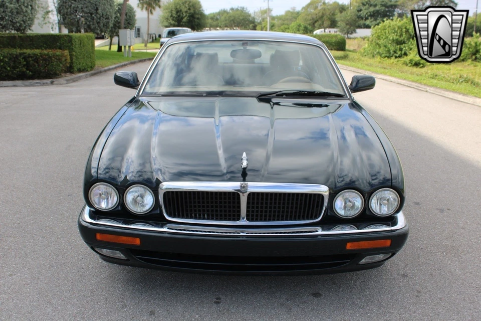 1997 Jaguar XJ  - Image 3 of 4