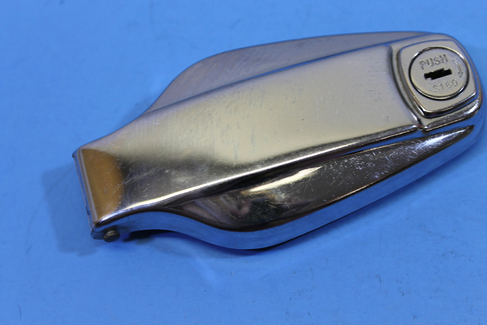 OEM YAMAHA GAS TANK CAP ASSEMBLY WITHOUT KEYS / 2m02460200 KEY 3160