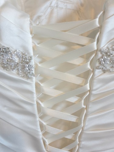 Essence ivory satin sweetheart beaded wedding dress au 7 - Picture 11 of 12