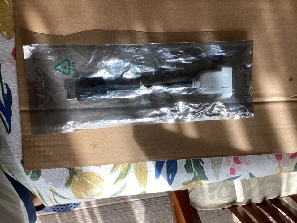 BizLink / (Male) DP to (Female) DVI Video Dongle Adapter Cable  - Image 3 of 3