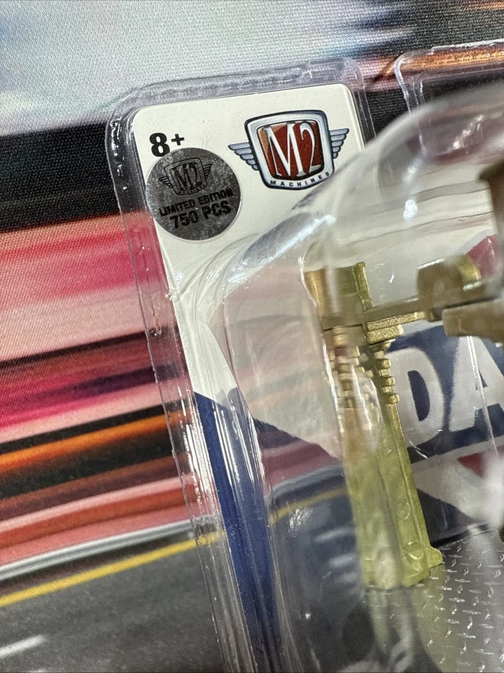 M2 Machines MODEL KIT 1970 Datsun 510 R46 22-09 DATSUN SAVES Chase - Image 2 of 2