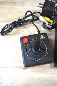 Atari Flashback 2 Game Console W/ 40 Built-In Game & 2 Controllers *Pre-Owned*