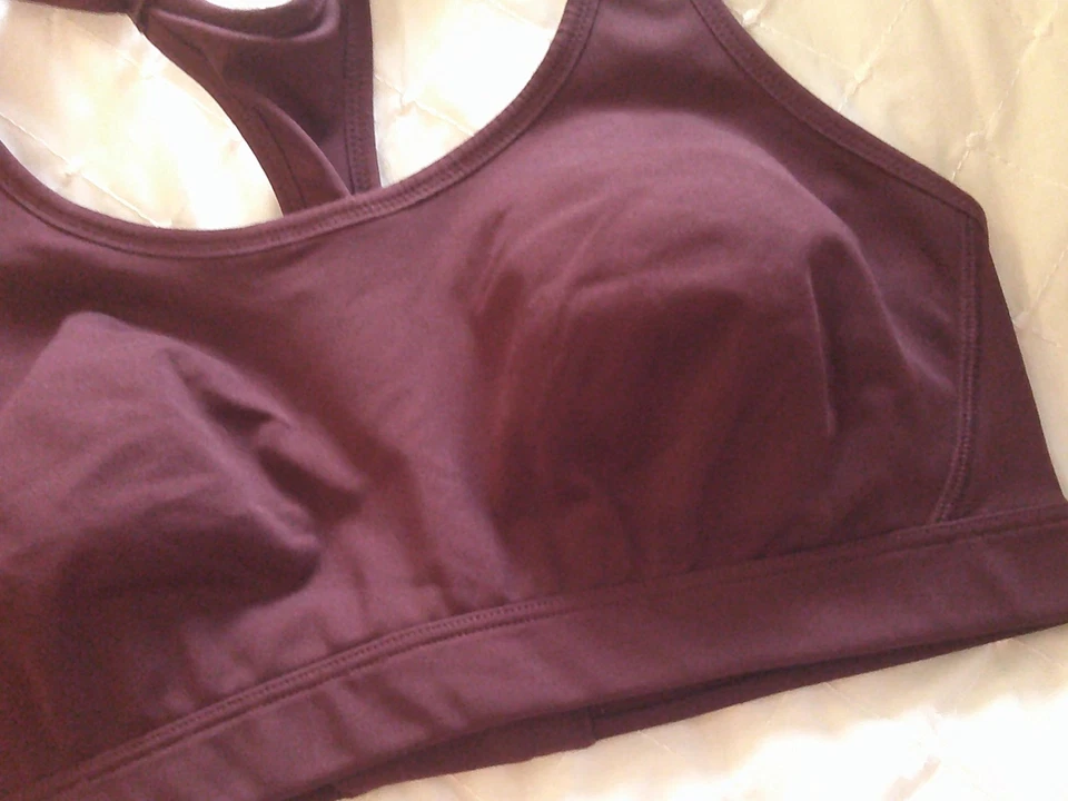 sujetador deportivo gap fit uk 34C euro 70C francia 85C buen soporte Foto 3 de 4