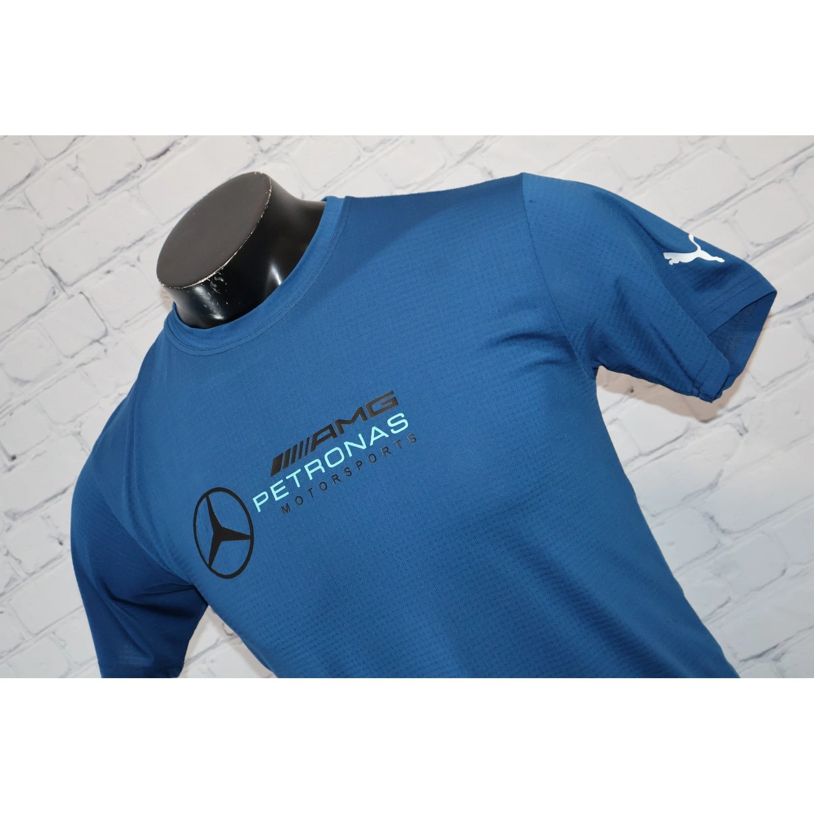 Puma Mercedes AMG Petronas T-Shirt Mens Medium Blue Logo Performance Gym