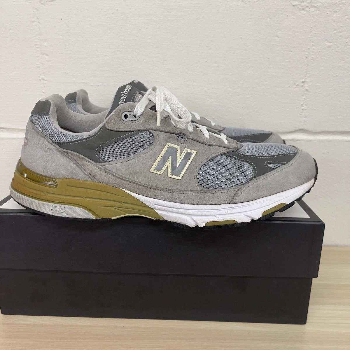 New balance 993 mens gold hotsell