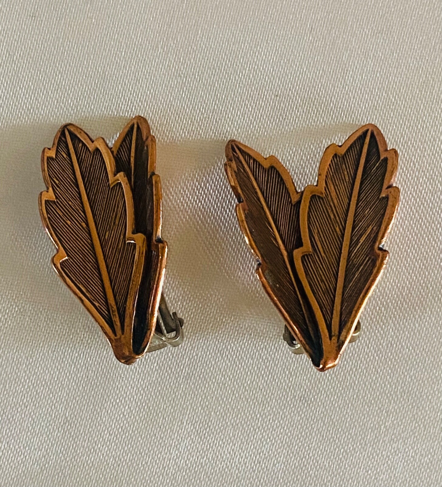 Vintage Retro Solid Copper Leaf Shape Clip On Bac… - image 2