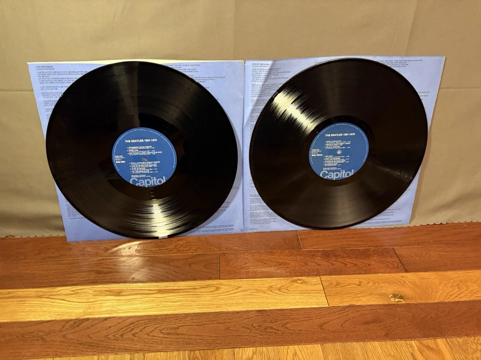 The Beatles - 1967-1970 Double Vinyl LP Blue Album 1973 Capitol HYPE CELLOPHANE - Image 4 of 4