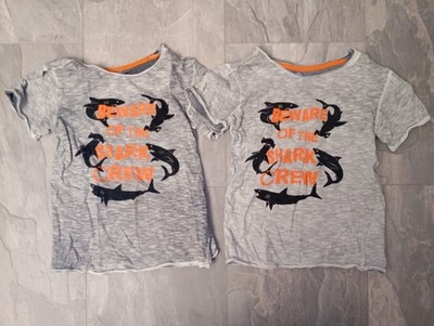 2x Kinder T-Shirt Shirts Gr. 128 grau meliert Hai shark crew Zwillinge Set