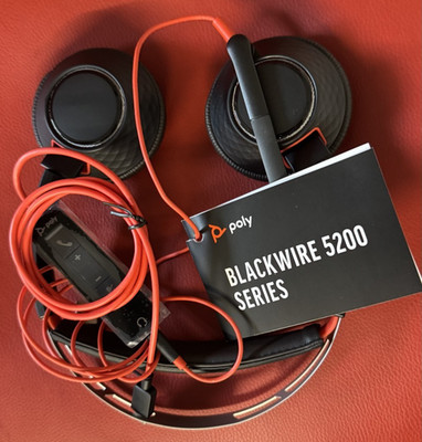NEW PLANTRONICS Poly Blackwire 5200 Series   Model C5220 Headset with Carry Case
