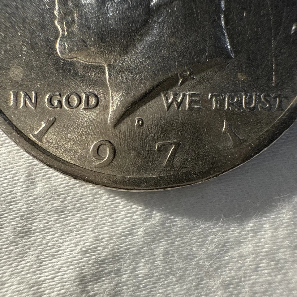 🔥ULTRA RARE COLLECTOR  COIN 1971 Kennedy Half Dollar 'D'and FG On Tales SidE🔥  - Image 2 of 4
