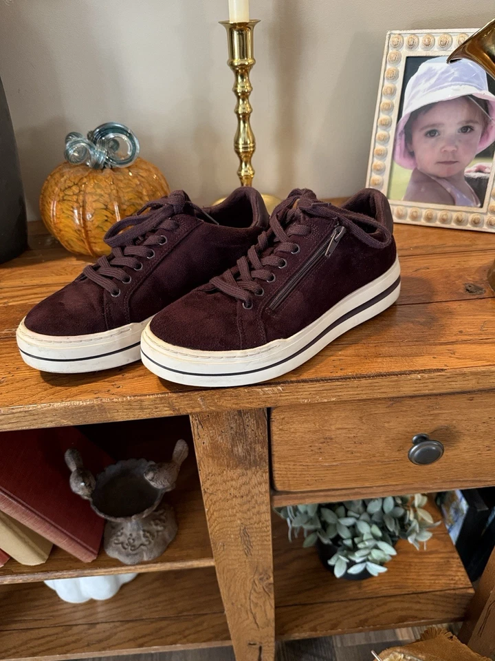 Zapatillas para mujer Clark’s Cloudsteppers Audreigh Sky In Plum Foto 2 de 4