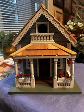 Plow & Hearth - Welcome Home Cottage Style Outdoor Birdhouse with Pine-Shingled 