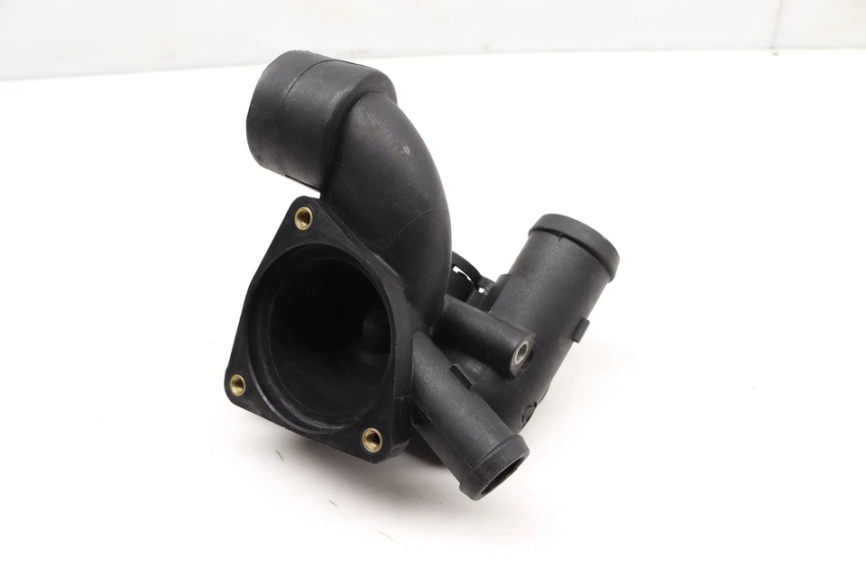 AUDI TT QUATTRO 2004-2006 - Carcasa termostato 022121117C Foto 3 de 4