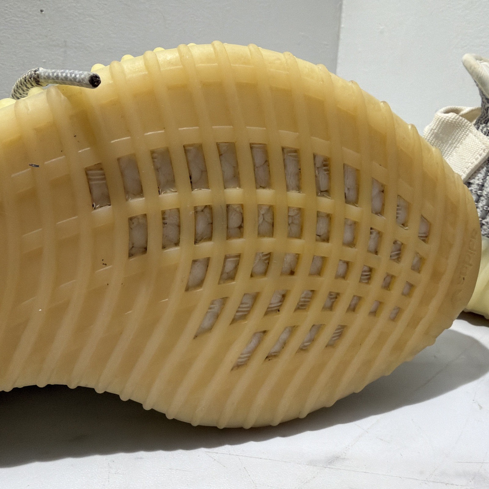 Adidas Yeezy Boost 350 V2 Natural FZ5246 Size 7.5 Pre-Owned thumbnail 22