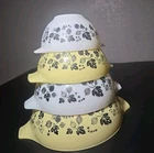 Vintage Pyrex 441, 442, 443, 444 Yellow White Gooseberry Bowls