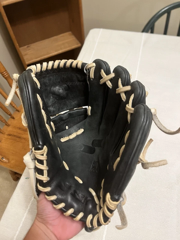 SSK Glove 11.75 - Image 3 of 3