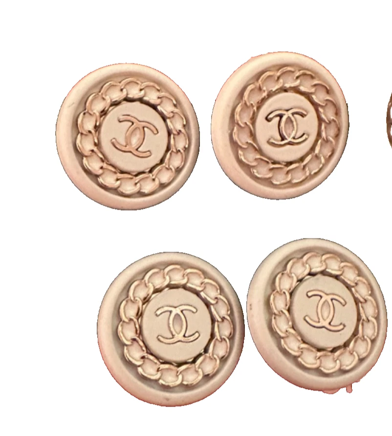 CHANEL White & Gold Metal chaindetailed Buttons 22mm (Set of 4) - Image 4 of 4