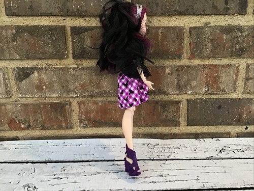 Ever After High Enchanted Picnic Raven Queen Doll - Picture 5 of 5